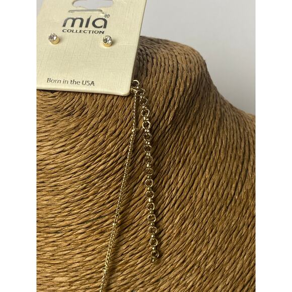 Mia Crescent Moon Star Pendant Necklace and Stud Rhinestone Earrings Set - Picture 4 of 7